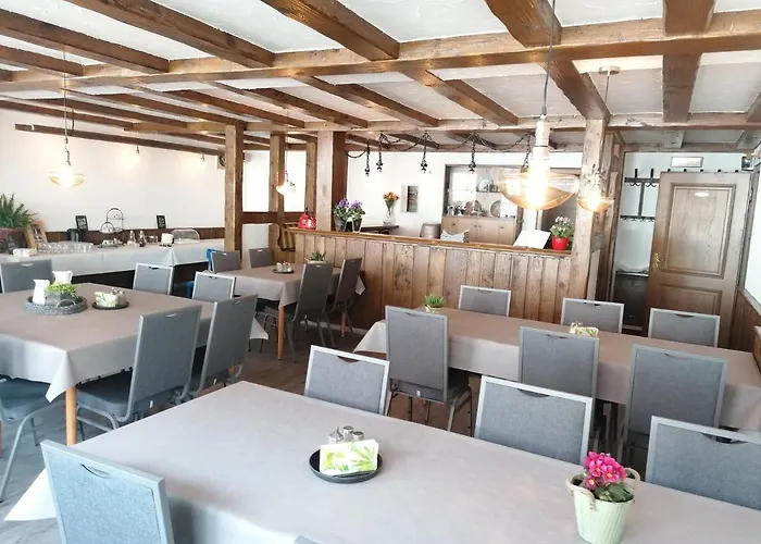 酒店 Waldecker Taverne *